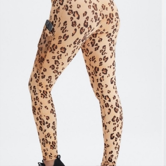 Fabletics lepord leggings - Picture 2 of 4